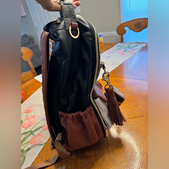 Itzy ritzy diaper bag with key chain